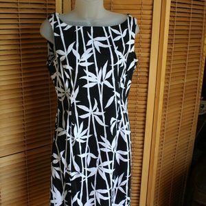 Jones New York Signature Black with White Floral Stems and Leaves Size 6